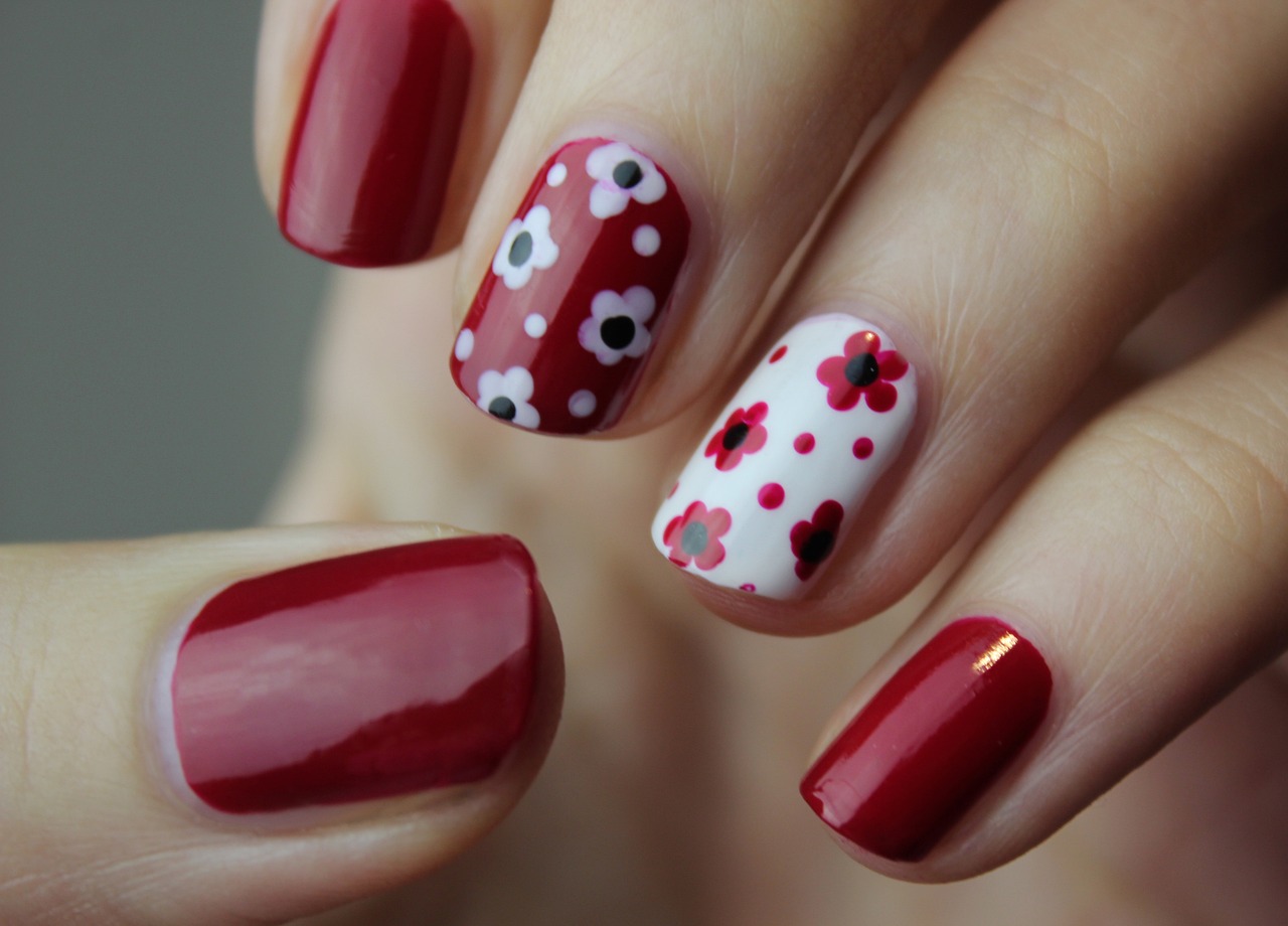 Manicure bij Montira Thai Massage & Spa